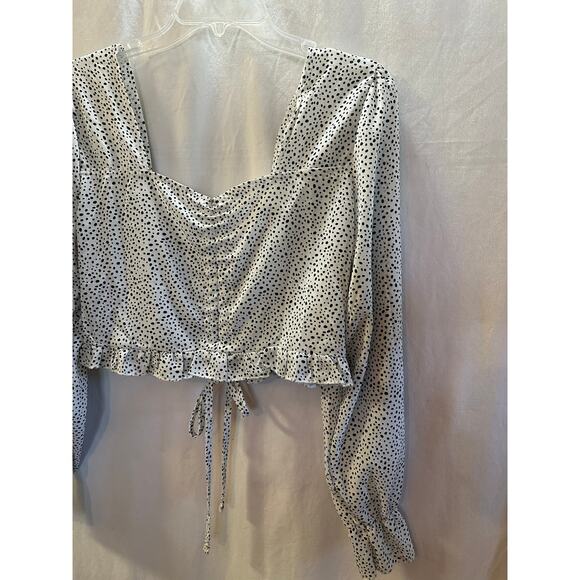 Dalmatian Dot Puff-Sleeve Crop Top (P2P 18”) – Size S/M - Picture 2 of 5